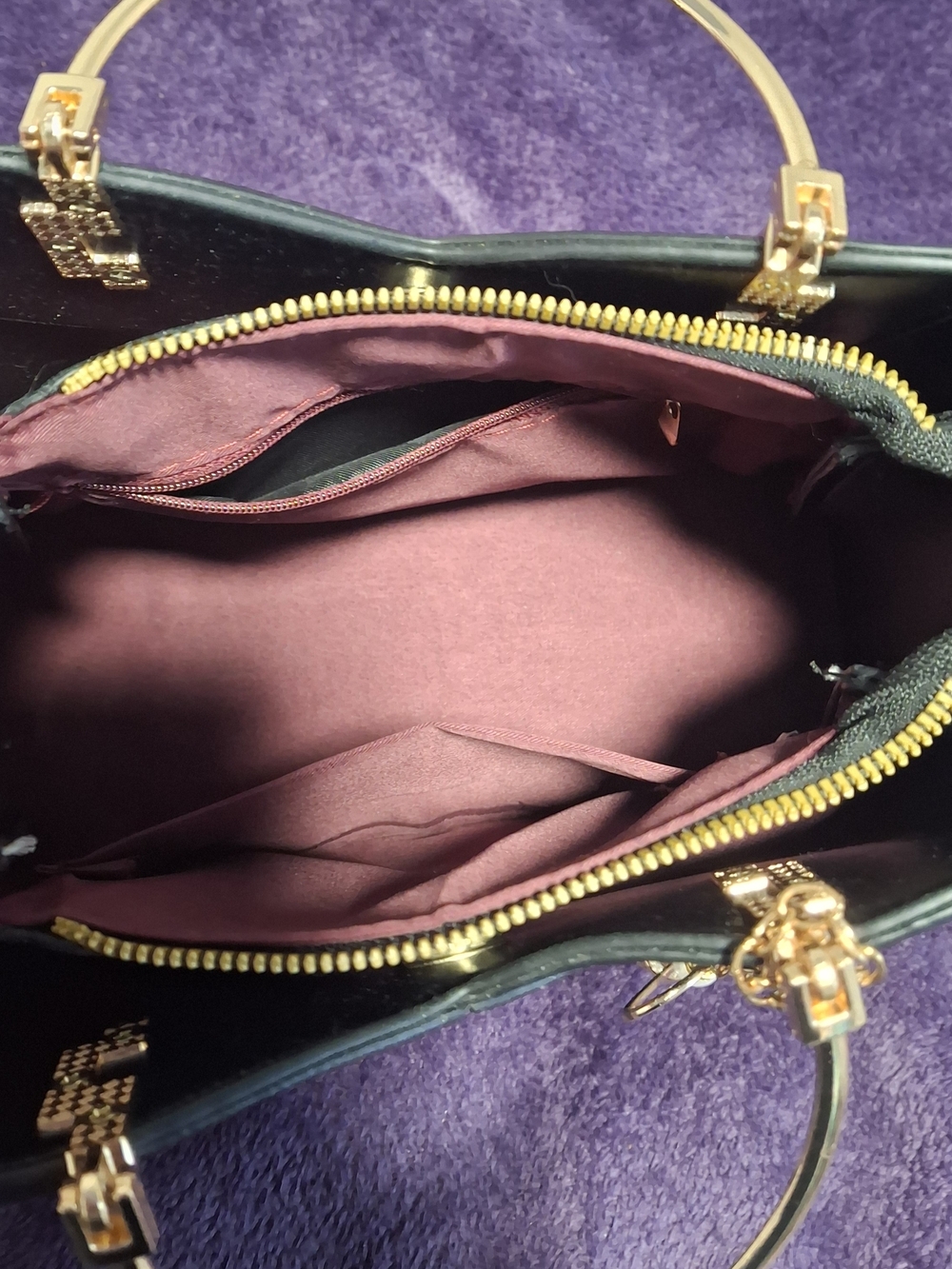 Black Women’s Bag with Stitch Character and Charm - Picture 6 of 9